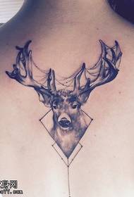 retro del modello di tatuaggio di cervo