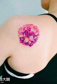 Nazaj majhen vzorec cvetja tatoo