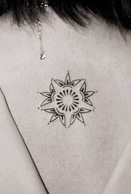 tatoo femèl tounen totèm mòd