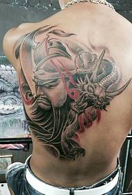 knap Guan Gong-tatoeëringspatroon wat die helfte van die rug bedek