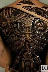 vyro nugaroje vyraujanti mechaninė tatuiruotė