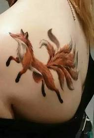 mukadzi kumashure mapfumbamwe-tailed fox tattoo