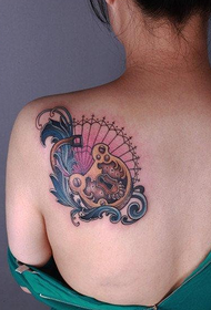 ομορφιά πίσω ώμος μόδα όμορφη εικόνα τατουάζ κλειδαριά