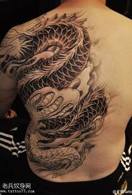cool schéine dominéierend Draach Tattoo Muster