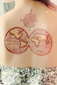 Patrón de tatuaxe do globo traseiro