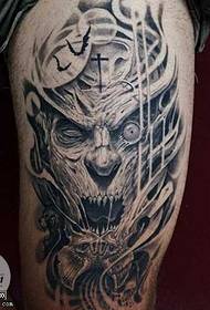 Allocare il modello del tatuaggio