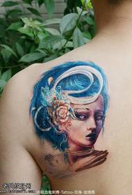 emakumezkoen tatuaje eredu liluragarria