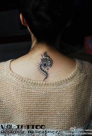 Reticolo nero del tatuaggio di simbolo di bellezza