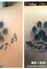 modello tatuaggio distinto stampa zampa di carattere
