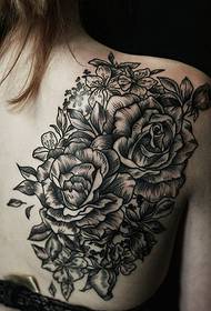 model de tatuaj floare personalitate spate frumusețe