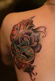 tatuaje de personalidad de bloqueo de hombro y flor de niños