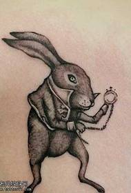 modello di tatuaggio orologio da tasca coniglietto posteriore