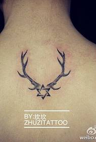 Nugaros šešiabriaunės žvaigždės tatuiruotės modelis