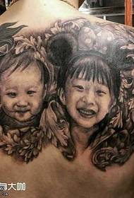 Indietro Due tatuaggi per bambini