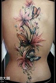 Atgal drugelio gėlių tatuiruotės modelis