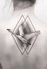 πίσω σχήμα γεωμετρίας μοτίβο τατουάζ γερανός
