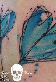akvarelom jedna strelica po uzorku srčane tetovaže