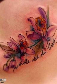 Blumen-Tattoo-Muster zurück