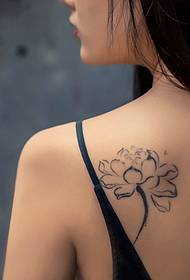 dea elegante indietro un'immagine del tatuaggio del loto