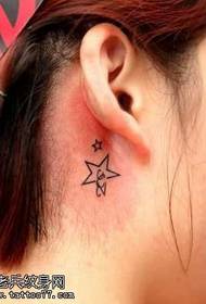 orelo malgranda freŝa tatuaje mastro