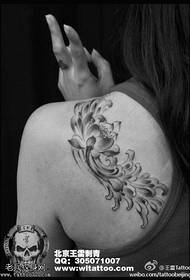 ულამაზესი ლამაზი Lotus Tattoo- ის ნიმუში