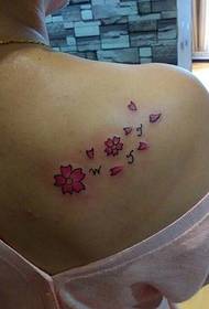 Tatuaggio piccolo fiore rosso rosa rosa schiena ragazza rosa