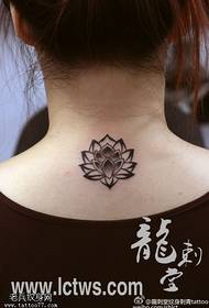 Mchoro wa Mchoro wa Uwekaji Tattoo Nyekundu