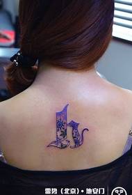 fialový pěkný dopis tetování vzor
