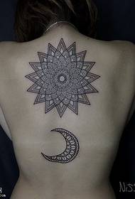 disegno del tatuaggio posteriore luna vaniglia