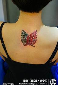 цветной красивый рисунок татуировки крыльев