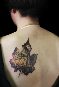 назад шема на тетоважа на јавор од лист
