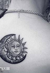 Takaisin aurinko ja kuu tatuointi malli