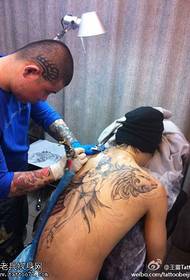 ლამაზი სილამაზის ანგელოზის tattoo ნიმუში