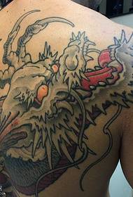 Modello realistico tatuaggio unicorno posteriore