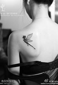 Чудовий малюнок татуювання квітка квітка