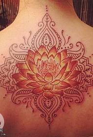 patrón de tatuaxe de loto para o home