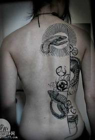 pattern ng tattoo ng likod ng ahas