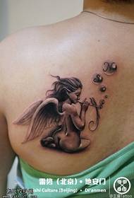 solo bellissimo modello di tatuaggio angelo
