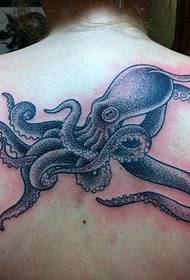 голема црна сива октоподна тетоважа слика на грбот на жената