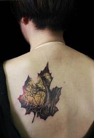 личност креативна тетоважа на задниот јавор