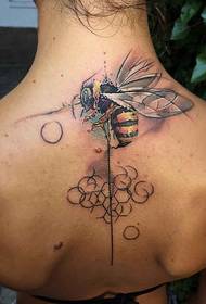 linee della colonna vertebrale posteriore delle donne e immagini del tatuaggio dell'ape