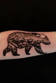 Siyah gri dövme ayı dövme çocuğun kolunda ayı totem dövme resim