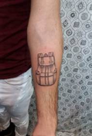 Materiale tatuaggio braccio, braccio maschio, foto tatuaggio zaino nero