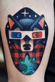 Braccio dello studente maschio del tatuaggio animale di Baile sull'immagine alternativa del tatuaggio animale