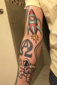 Material del tatuaje del brazo, imagen del tatuaje del brazo masculino, cohete y astronauta