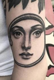 Jednoduché tetovanie skica dievča portrét čierne tetovanie na paži