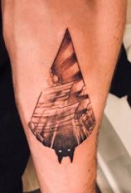 Arm tatoeage materiaal jongen earm op swarte bat tattoo foto