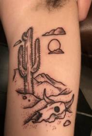 Ruka tetovaža slika dječakova ruka na crnoj pustinjskoj pejzažnoj tetovaži slike