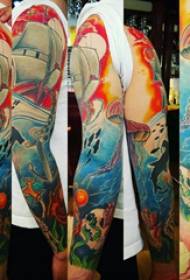 Material tatuaj marin, braț masculin, poză tatuaj totem ocean