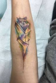 Tatuaj brat material brat baiat pe imagine colorat tatuaj liliac